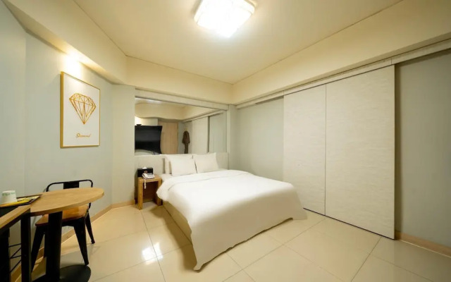 Seongnam Into