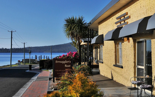 Smugglers Rest Apartments