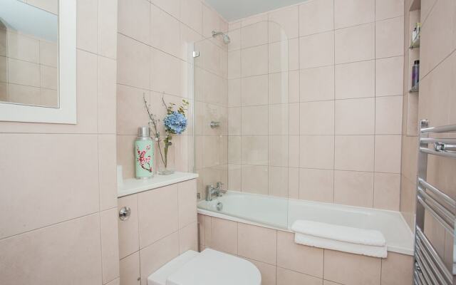 2 Bedroom Flat Near Portobello With Garden