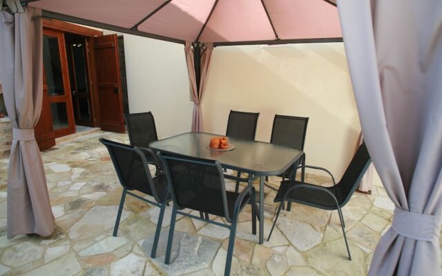 Areti Courtyard Villas