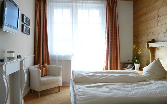 Hotel Roter Hahn - Bed & Breakfast