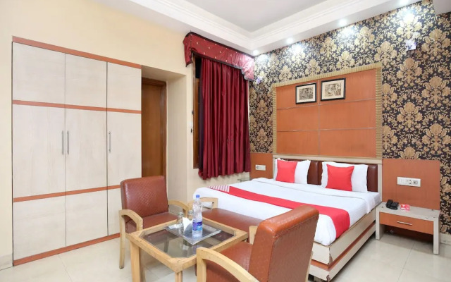OYO 15906 Hotel Majha Flavours