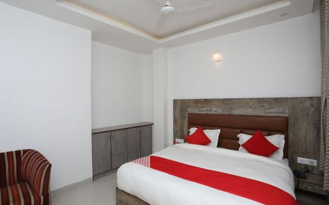 Hotel Gracious by OYO Rooms