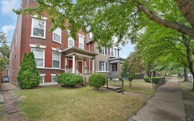 Spacious 3-Bedroom with King Bed