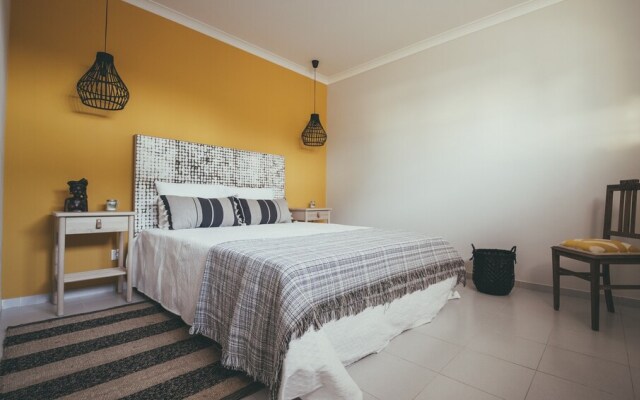 Vila Milreu Guesthouse