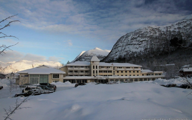 Grand Skei Hotel