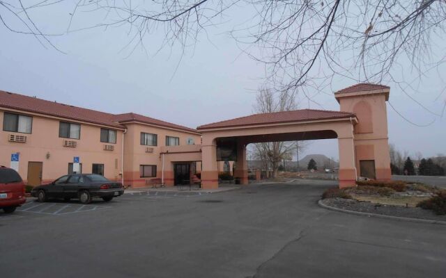 Super 8 Thermopolis