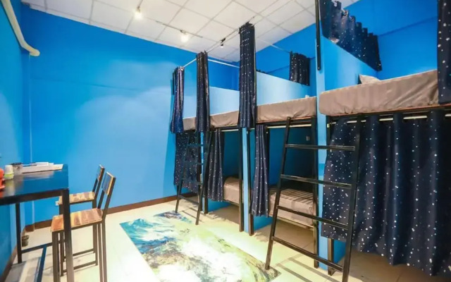 Green Book House - Hostel