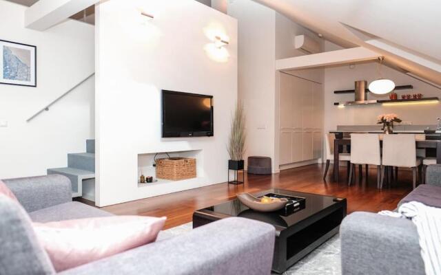 #stayhere - Spacious Luxury Town Hall 3BDR Apartment