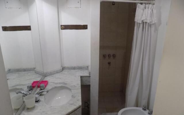 Casa de Familia - Solo Para Mujeres *Woman ONLY*