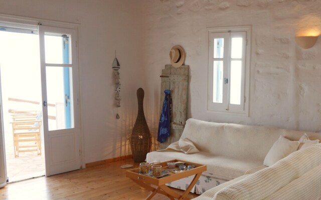 Antiparos Vibes