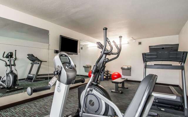 Econo Lodge Inn & Suites Jackson Northwest