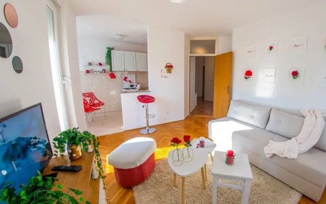 Apartment Red