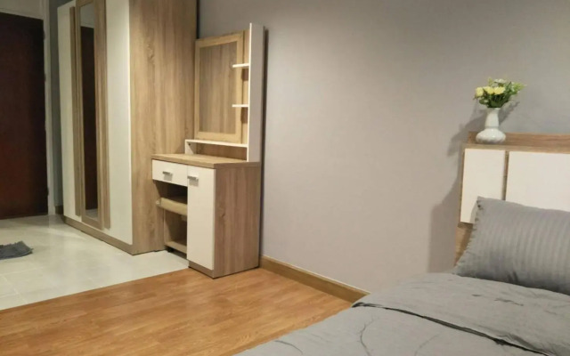 Deluxe at Popular Condo