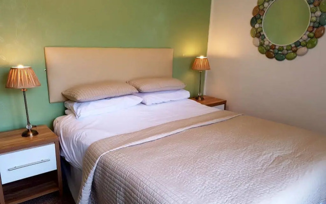 The Clovelly - Guest Accomodation