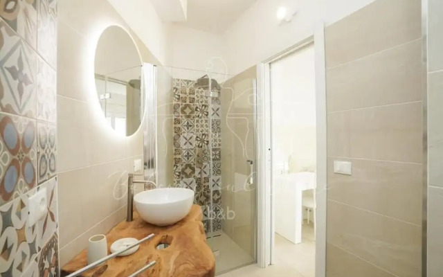 Room in B&B - B&B Balconi Sul Mare Suite With Hydromassage "faro Bianco"