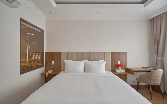 Lyns Hotel