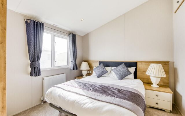 Cosy Home in Hastings With Balcony