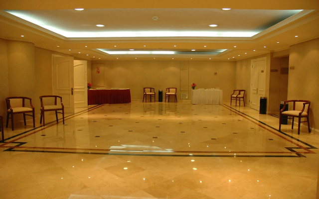 MR Hotel