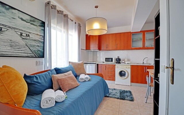 Faro Airport Flat 2 by Homing