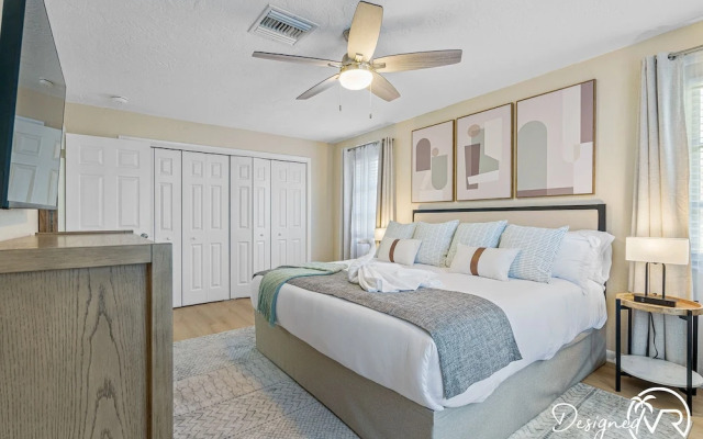 8 BR Heated Pool & Soccer Field