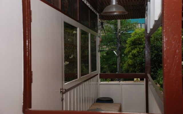 ME HUG Hostel&Restaurant