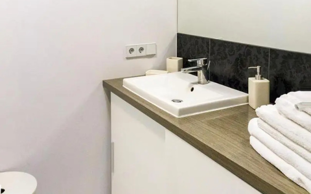 Apartament 208