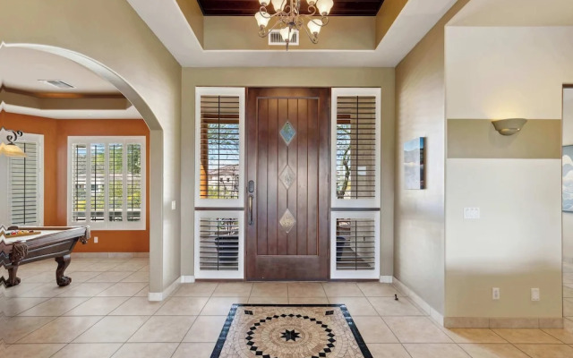 East Mesa Desert and Mountain Views: 5br, Pool