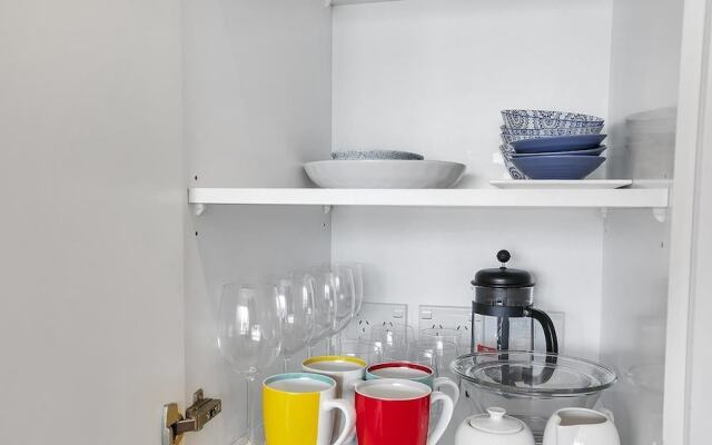 QV Trendy Viaduct Harbour Apartment - 799