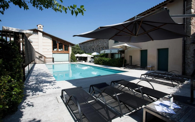 Santellone Resort