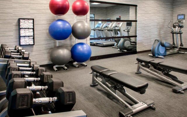 Courtyard Newark Elizabeth