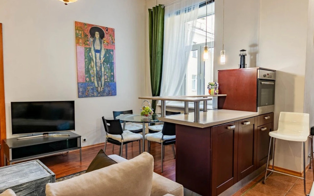 Atmospheric apartment on Nevsky prospect