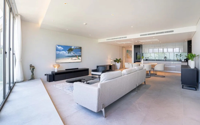 Sea View Condo BluePoint 817 Adults Only