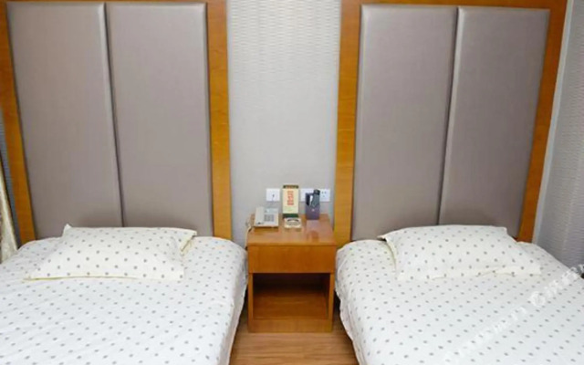 Huahui Business Hotel