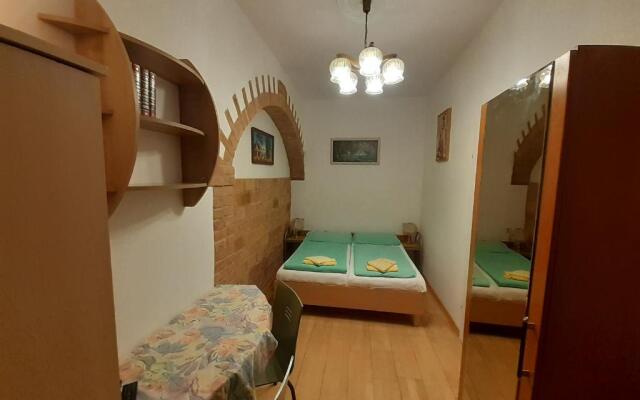 HappyHostel