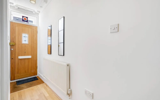 Luxury 3 Bedroom 2 Bathroom House Fulham