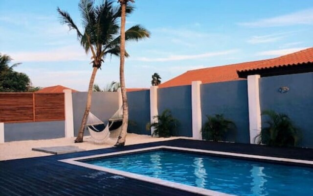 Gorgeous Villa Pool Side Massages Private Chef 46 Seconds to Beach