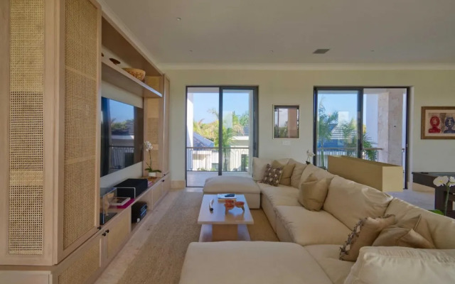 Luxury Villa With Heated Pool Jacuzzi Full Staff