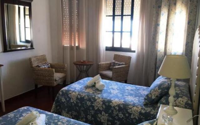 Hostal Rompeolas