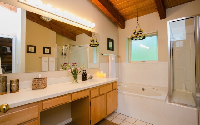 Nederland Getaway 4 Bedroom Home by RedAwning