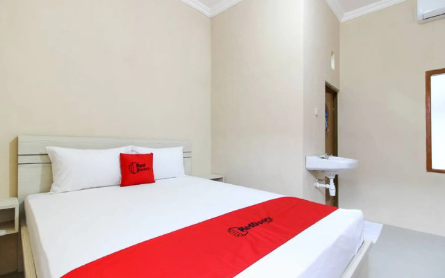 Formerly RedDoorz near Balekambang City Park