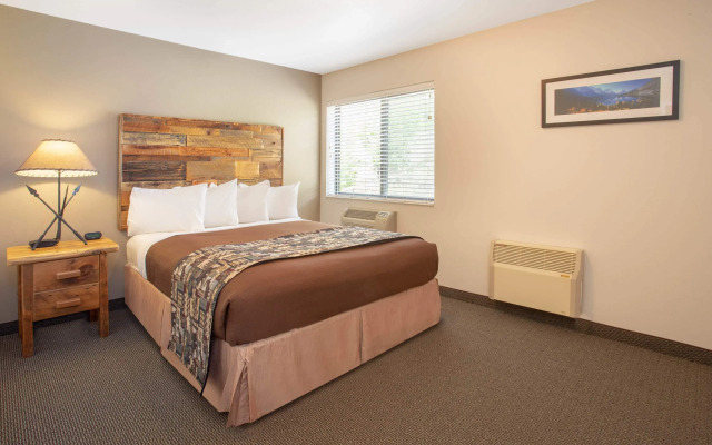 Travelodge by Wyndham Gardiner Yellowstone Park North