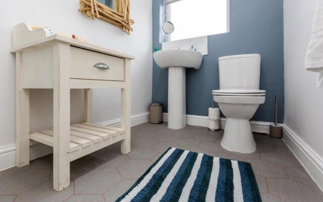 Family House, WiFi, Parking, Close to BVH - Tower View