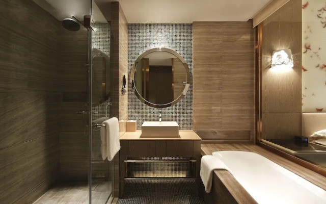 Four Points by Sheraton Luohe