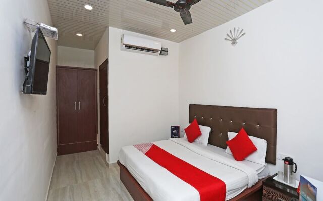 Oyo 15839 Hotel Queen Palace