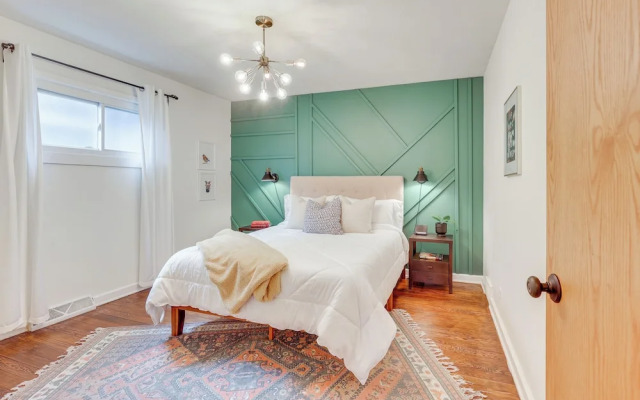 Patio & Lake Views: Family-friendly Canton Retreat