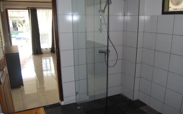 Pondok Anggrek Putih