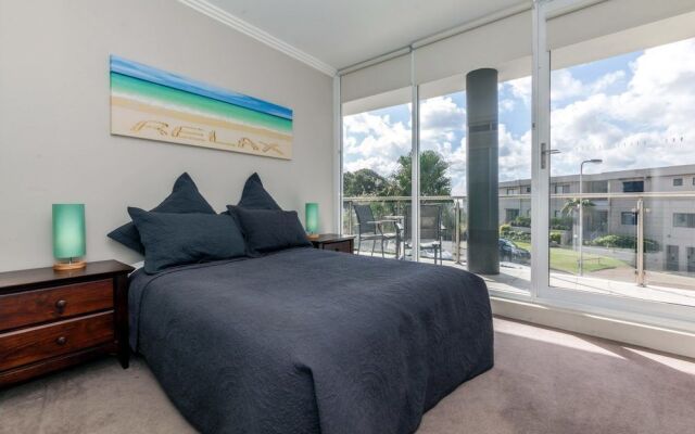 Oasis, Unit 3/5 Laman Street
