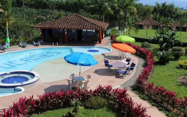 Hotel Campestre Tucanes