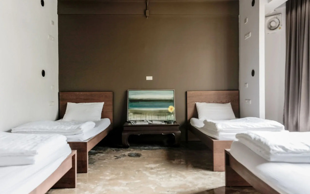 Collection O The Spades Hostel